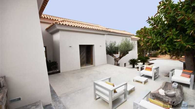 Beautiful property with sunset views - 2