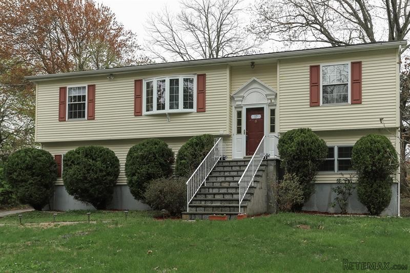 3 bedroom House For Sale: 17 Claremont..