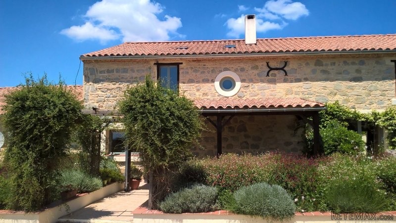 4 Bedrooms - Villa -..