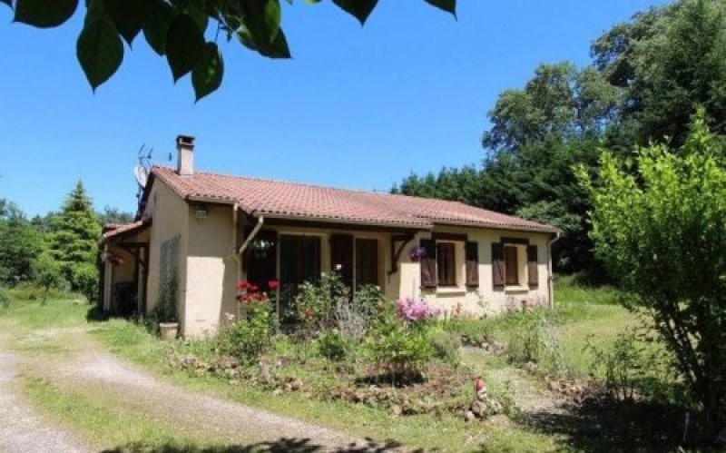 3 Bedroom Bungalow With Garden And..