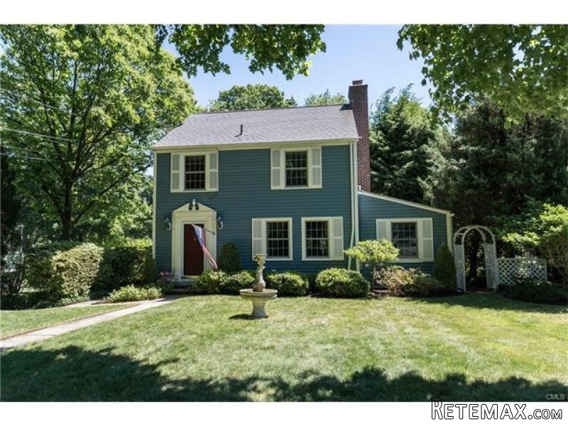 3 bedroom House For Sale: 20 DICKINSON..