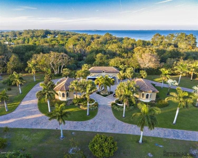 5 bedroom Detached House For Sale: 6585.. - 2