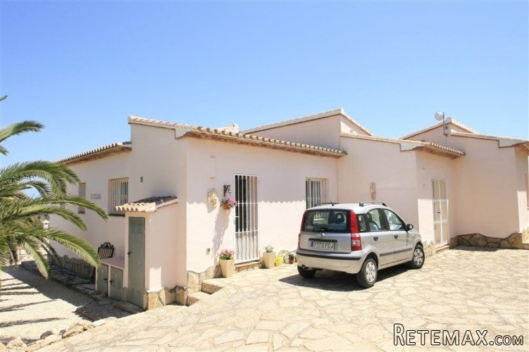 A very well presented, classy villa with sea views in a.. - 3