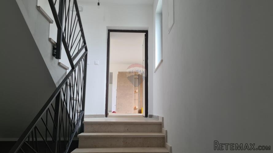 Poreč: Moderan stan 3 ss u prizemlju + dvorište 160 m2 - 3
