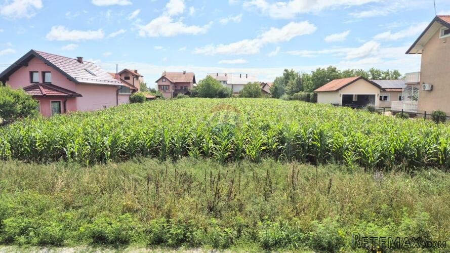 Gradići , Građevinsko zemljište 2471 m2