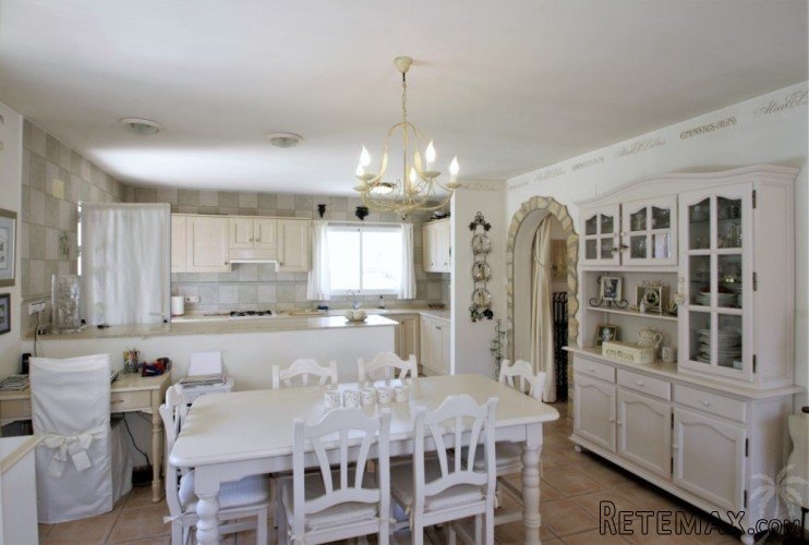 A very well presented, classy villa with sea views in a.. - 5
