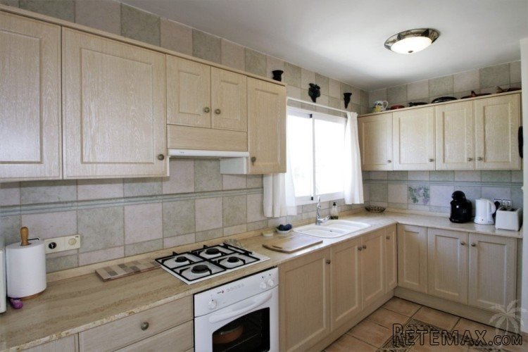 A very well presented, classy villa with sea views in a.. - 6