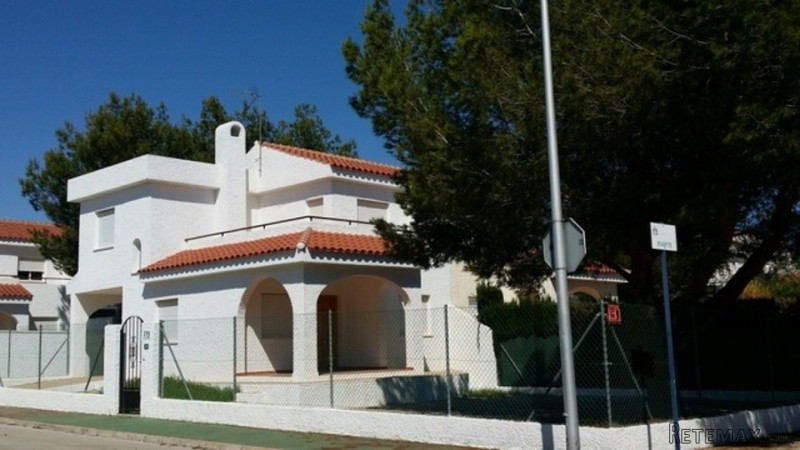 3 Bedrooms - Villa - Alicante - For Sale