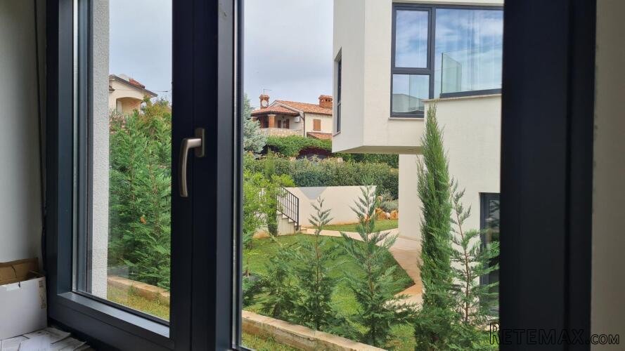 Poreč: Moderan stan 3 ss u prizemlju + dvorište 160 m2 - 8