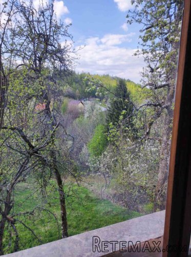 Gorski Kotar, kuća sa velikom okućnicom