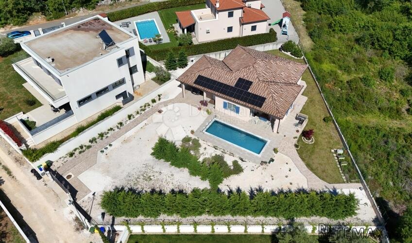 EKSKLUZIVNO! Šarmantna kuća s bazenom u okolici Rovinja. - 2
