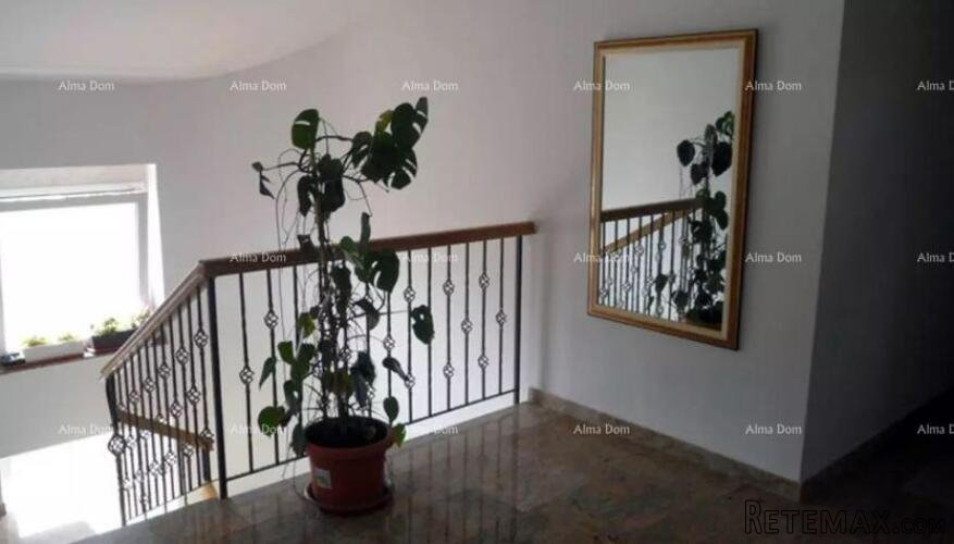 Kuća s 14 apartmana u blizini starog centra Rovinja - 2