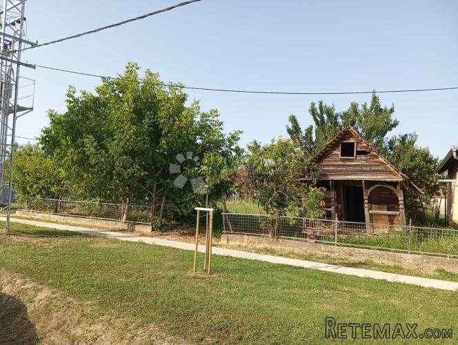 Odlična prilika: zemljište s vinovom lozom u građevinskoj zo - 2