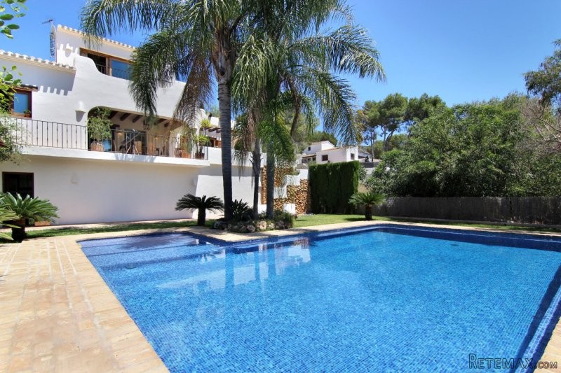 Beautiful luxury Ibiza-style villa in..