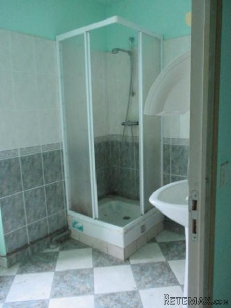 Solid House to Renovate Internally - 2