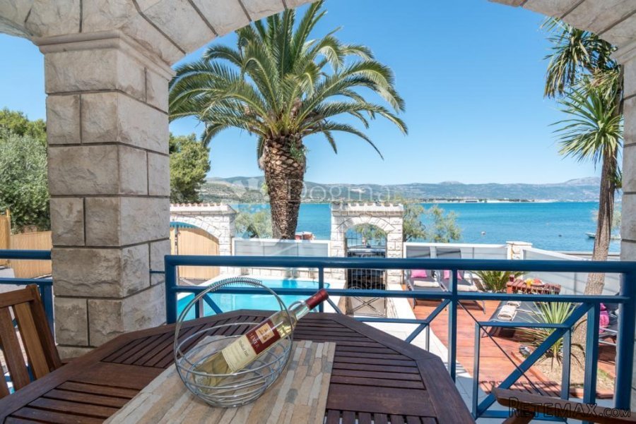 Villa prvi red uz more - TROGIR - 4