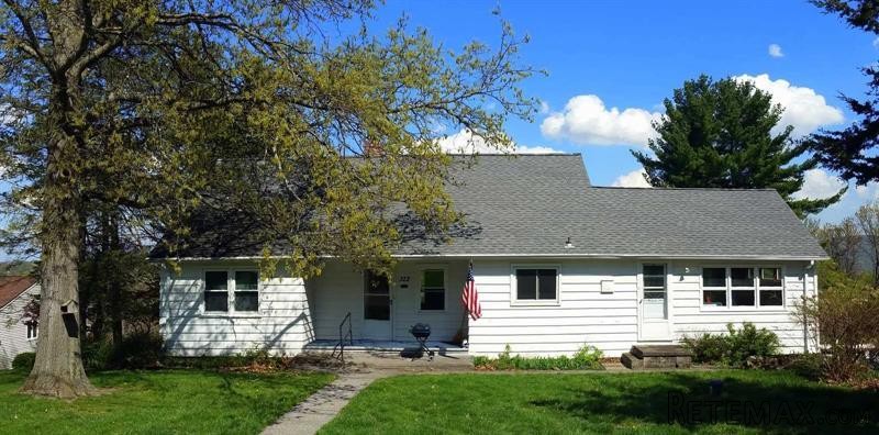 5 bedroom House For Sale: 322 Sunset..
