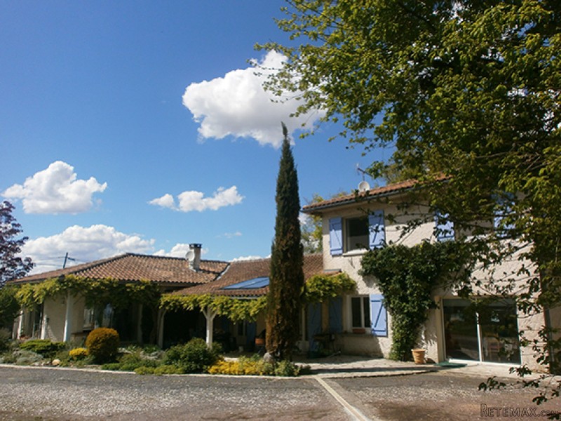 Beautiful Property With Guest House And.. - 2