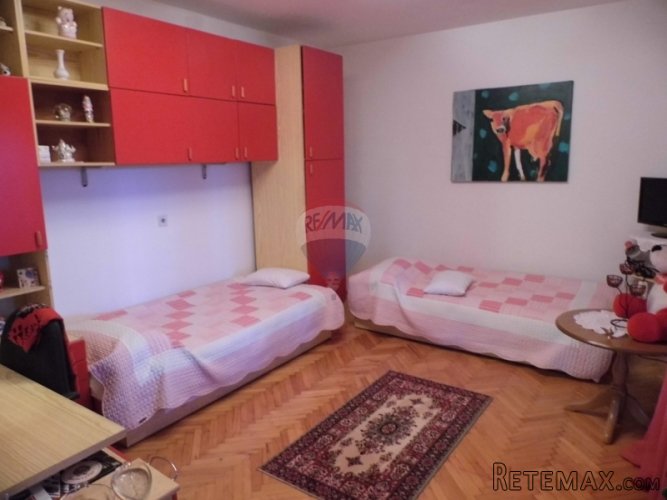 Etaža kuće sa garažom i vrtom, Dolinka - 5