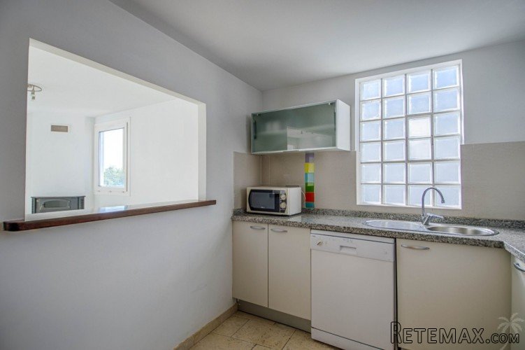 This fantastic apartment is located on the second line in.. - 8