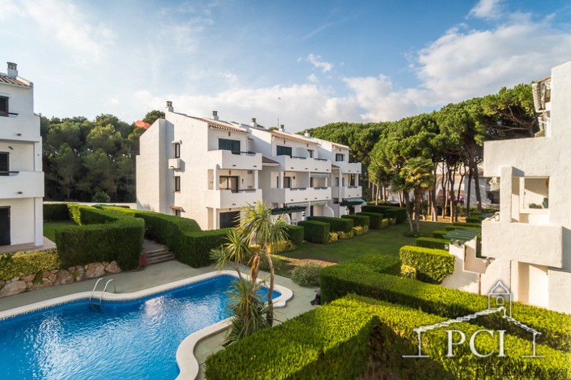 Nice apartment with communal pool. - 2