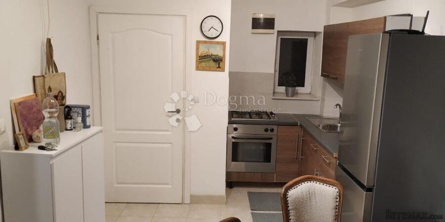 Kuća sa 3 apartmana - 40m od mora! - 2