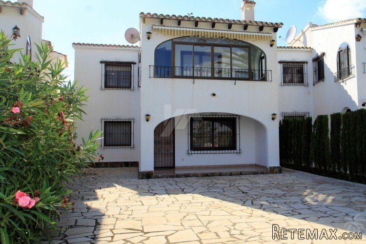 Sea view Bungalow for sale in Moraira, Costa Blanca. This.. - 2