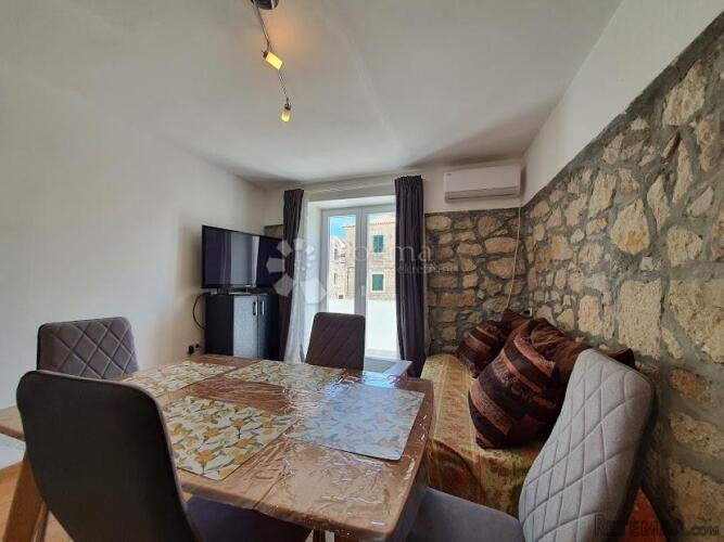 Kuća sa 3 apartmana - 40m od mora! - 3