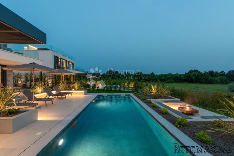 RASKOŠNA VILLA KOJA ISPUNJAVA NAJZAHTJEVNIJE ZAHTJEVE - 3