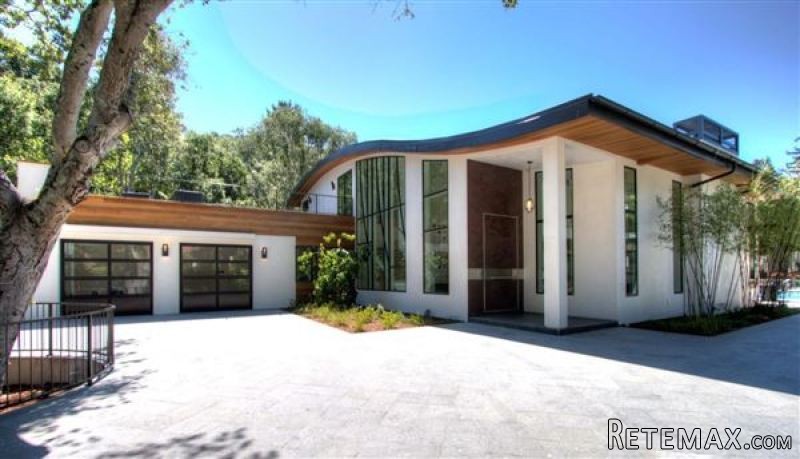 6 Bedrooms - Property - CA - For Sale
