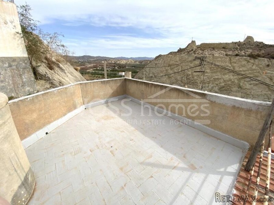 EXCLUSIVE FOR VOSS HOMES - A very interesting, 2 storey.. - 5