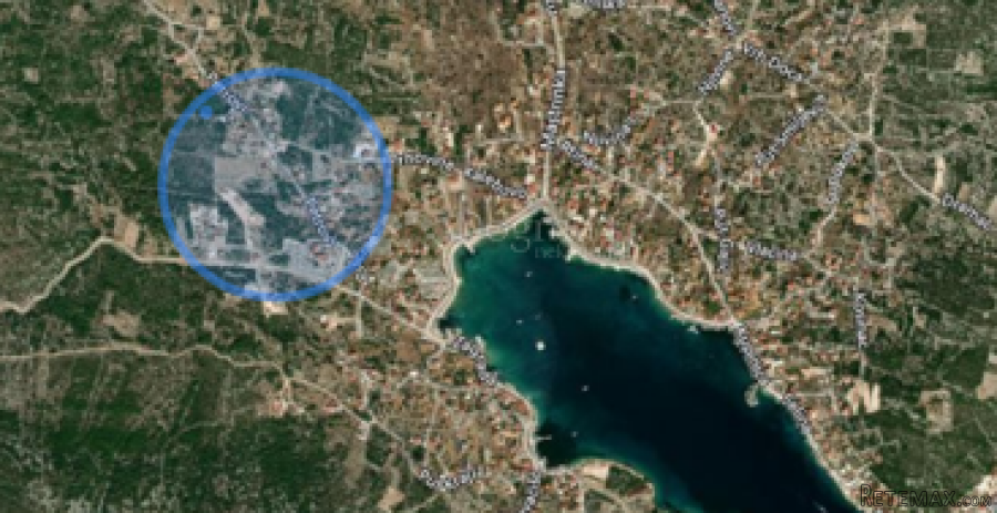 ATRAKTIVNO GRAĐEVINSKO ZEMLJIŠTE- VINIŠĆE