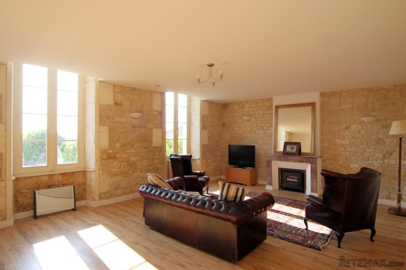 Spacious Stone House With Chateau Views - 2