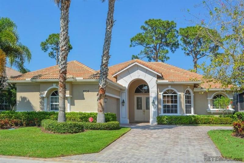 8836 One Putt Pl, Port Saint Lucie, FL..