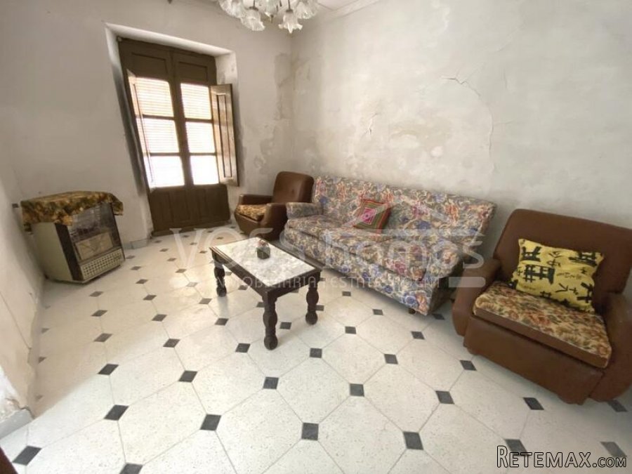 EXCLUSIVE FOR VOSS HOMES - A very interesting, 2 storey.. - 9