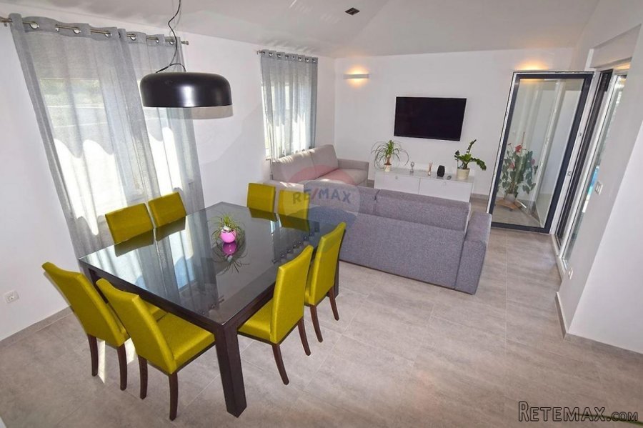Pula - nova, moderna kuća s bazenom 145m2 - 9