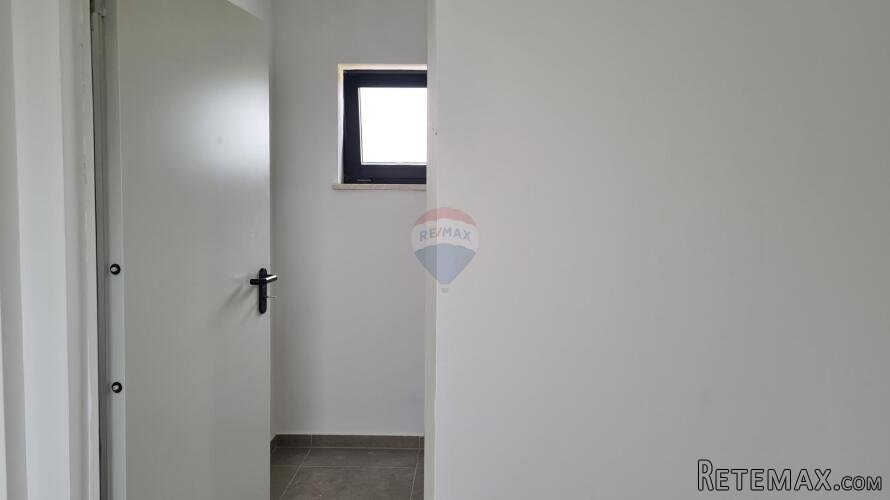 Poreč: Moderan stan 1. kat + krovna terasa 90m2 - 10