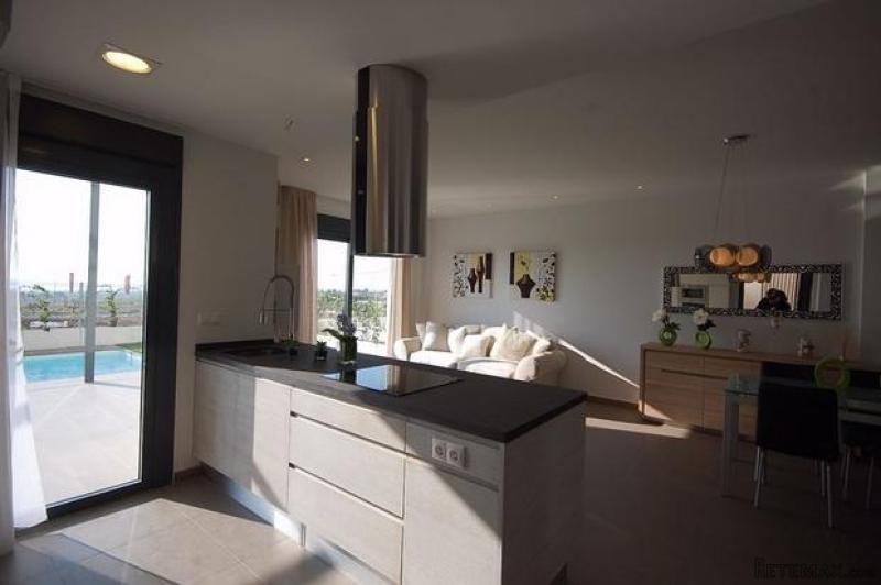 3 bedroom detached house for sale - 2