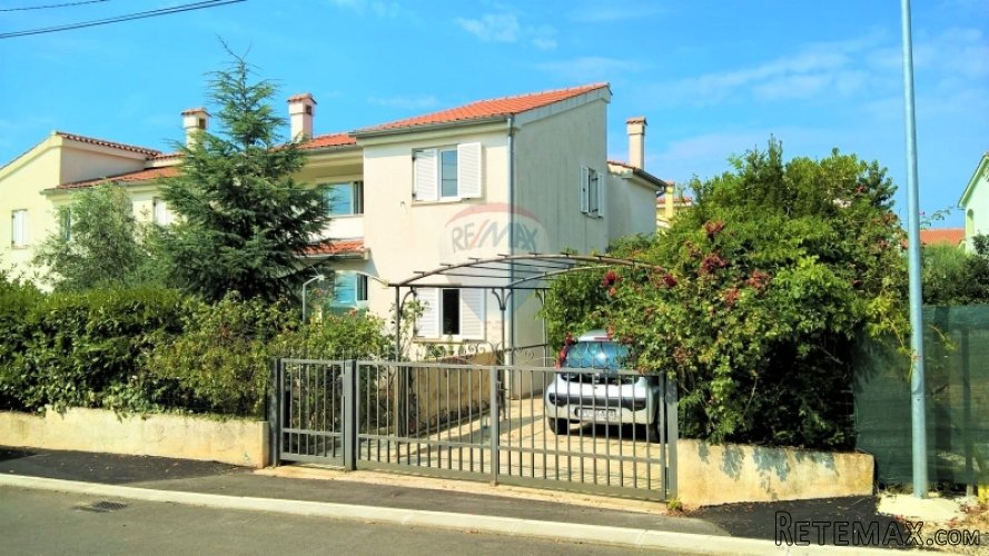 Vabriga, Kuća 1km od mora