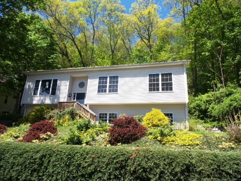 35 Woodbridge Ave Ansonia, CT, 06401..