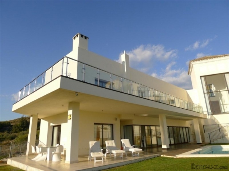 5 Bedroom Villa For Sale In La.. - 2