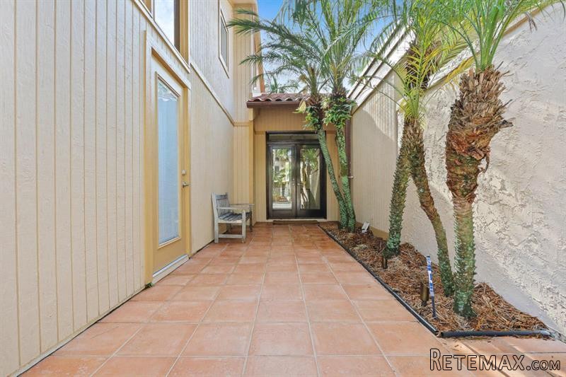 3 bedroom Residence For Sale: Jupiter.. - 2