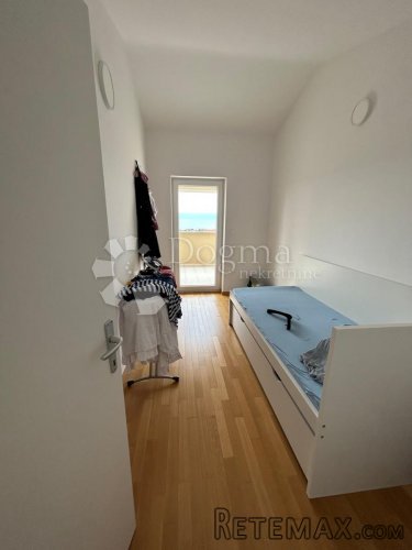 Dvoetažni apartman u mirnom okružju - 9