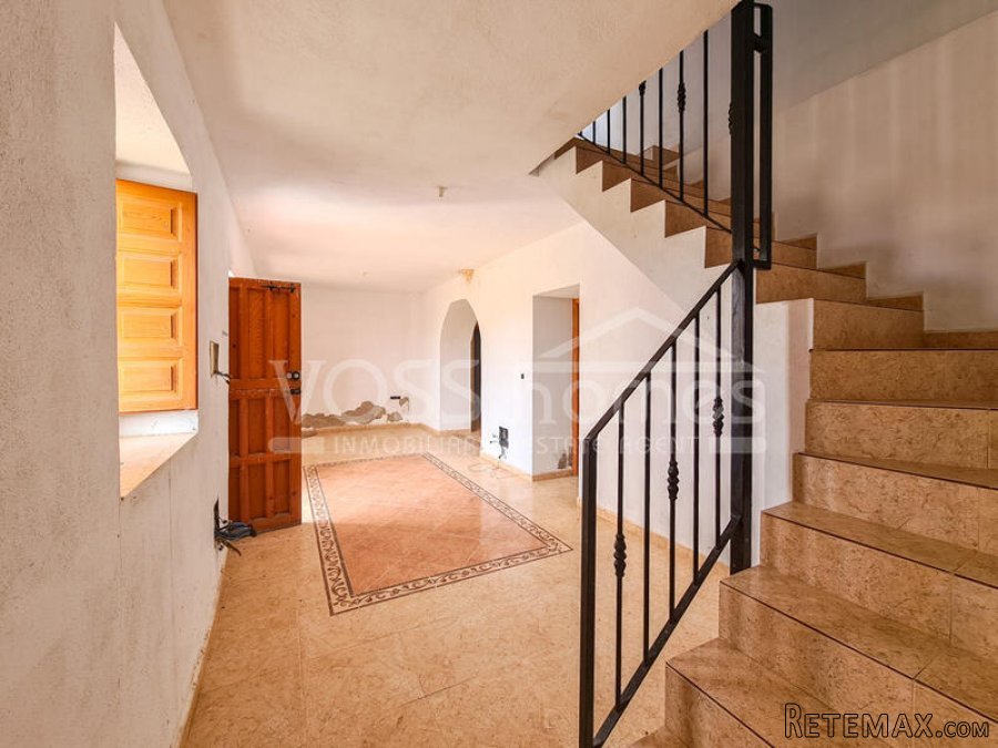 NEW LISTING TO VOSS HOMES - Spacious, 2 storey 3 bedroom, 2.. - 9
