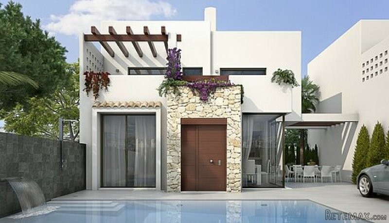 * Luxury 3 Bed Detached Villa with..