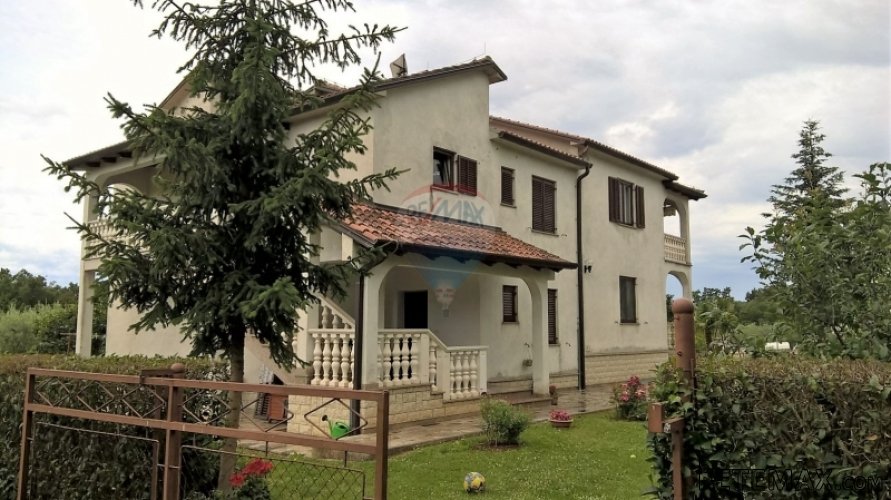 Umag, kuća sa maslenikom - 2