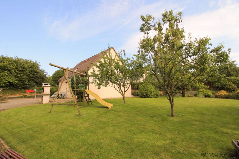 Countryside Villa Set Near The Shops - 2