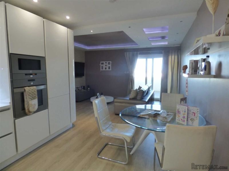 2 bed apartment in Marina Bay