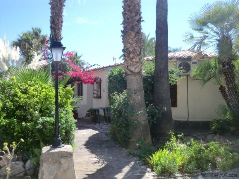 1 Bedroom Villa For Sale