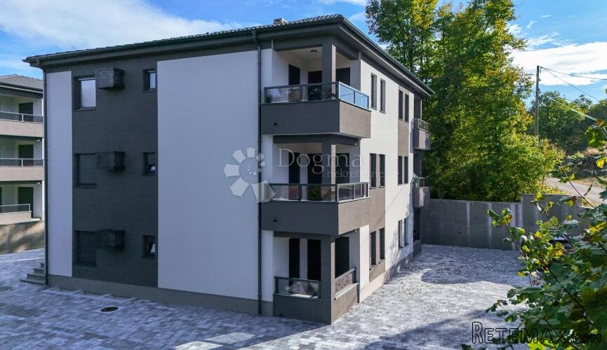 Izuzetno kvalitetna novogradnja u blizini centra Matulja